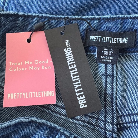 Pretty Little Things Thigh Zip Detail Straight‎ Leg Jeans Size 8 NWT Medium Wash - Picture 2 of 16